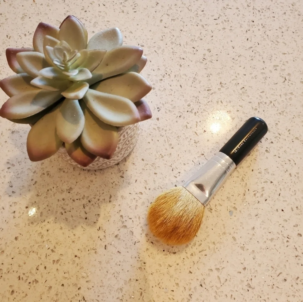 Bare Escentuals Flawless Face Brush Makeup Powder Cosmetic Foundation Travel